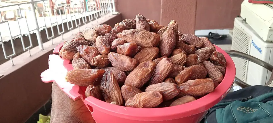 Kurma untuk Diabetes: Amankah Dikonsumsi? Panduan Lengkap Porsi & Varietas